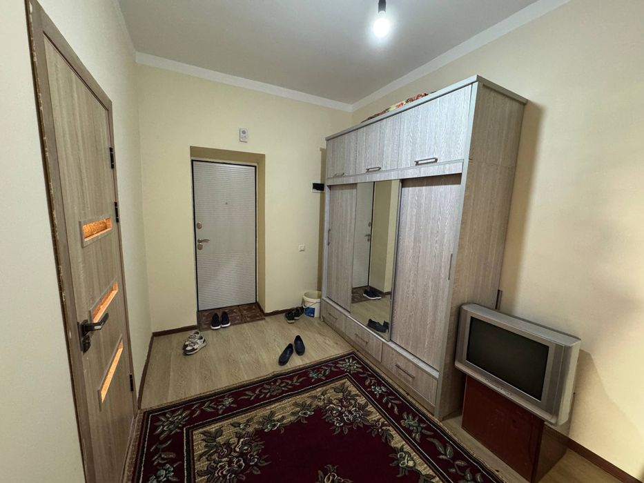 7-мкр.да жойлашган 1 хонали квартира ижарага берилади ОИЛАГА узок мудд