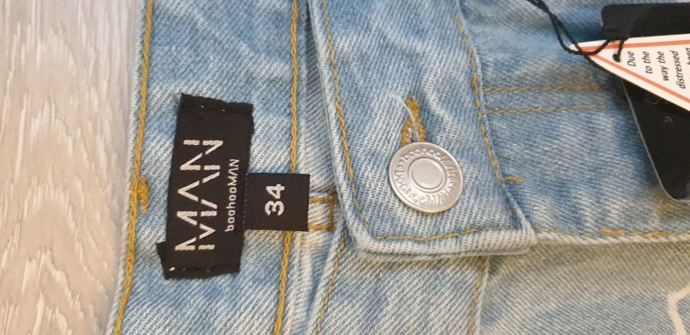 Blugi  marimea 34 nou