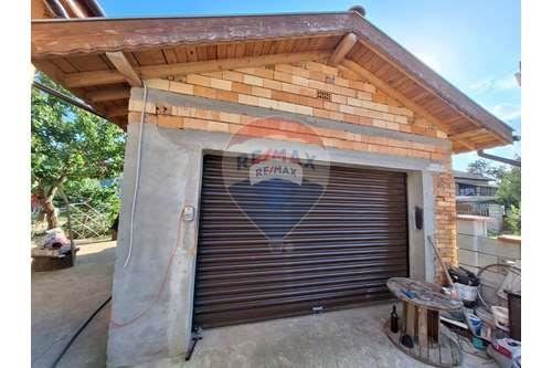 Продава се Къща в с. Гурково, Област Добрич - 138 кв.м за 1377 €/кв.м - Снимка #9