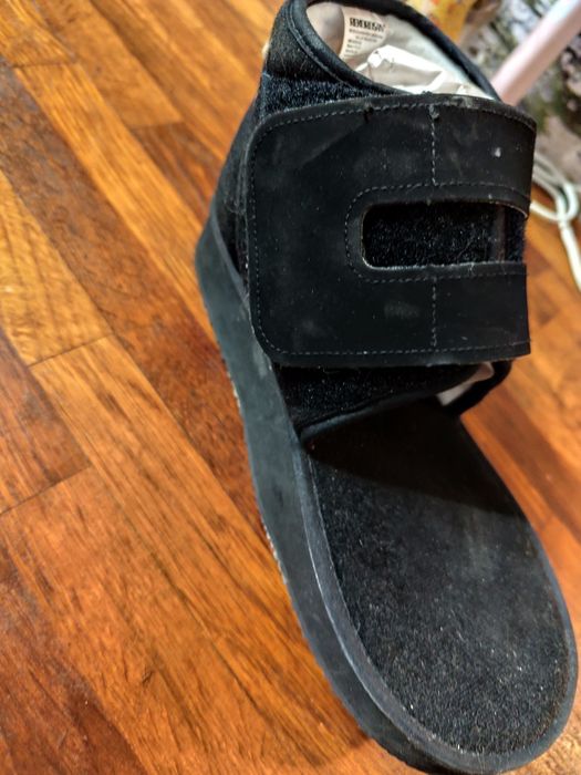 Ортопедична обувка - при контузии и навяхвания, следоперативна