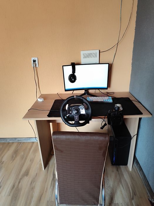 Vând volan Logitech 920