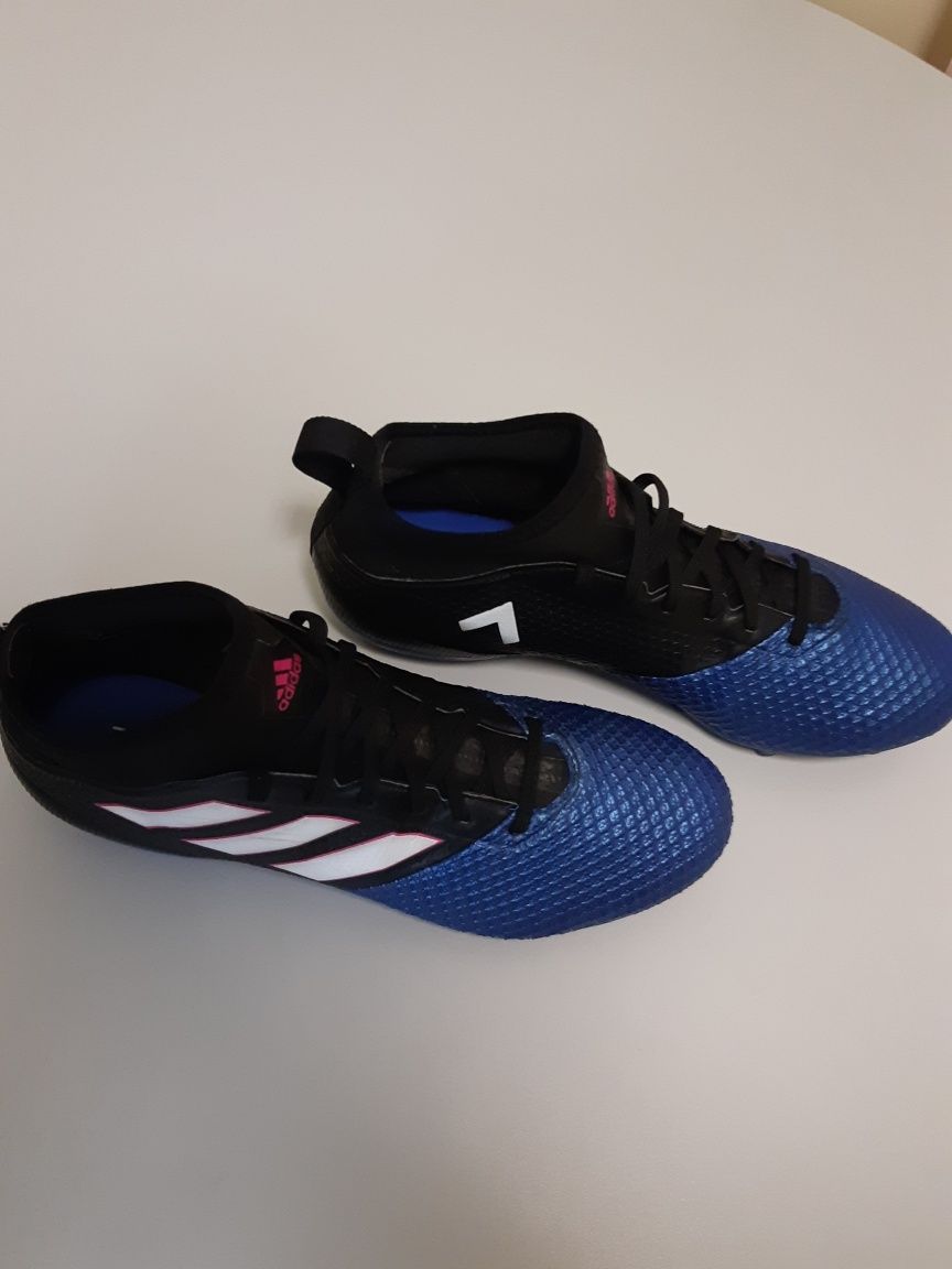 Ghete fotbal Adidas  marime 44