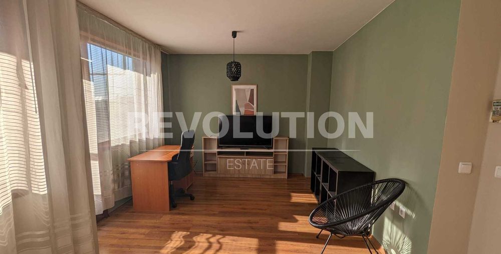 Дава се под наем Многостаен апартамент в Варна, Колхозен пазар - 160 кв.м за 500 € - Снимка #1