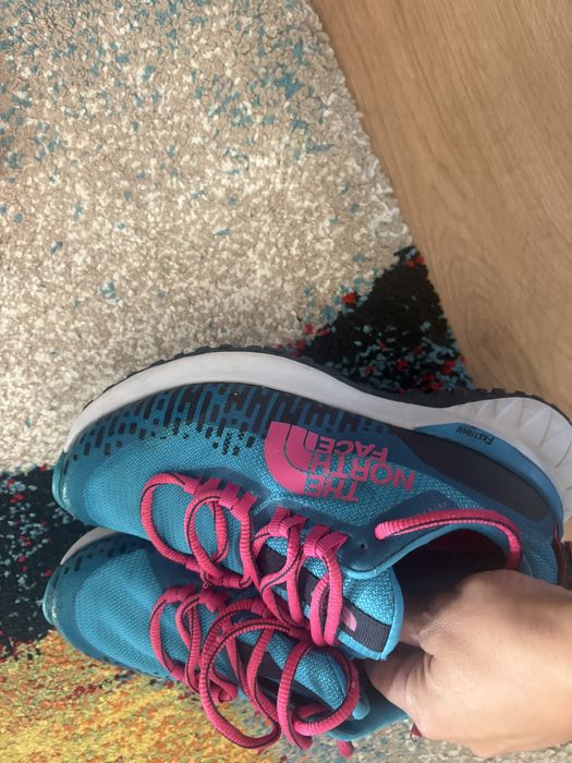 Adidasi North Face 36