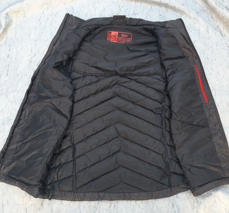 Vând vesta bărbați umpluta puf Mammut