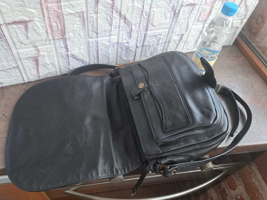 дамска чанта,Bree,малка черна кожена торба-естествена кожа