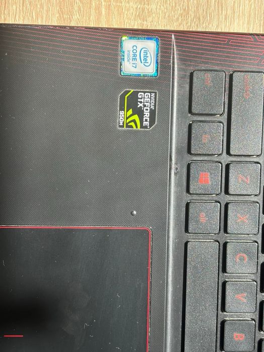 Se vinde Laptop ASUS