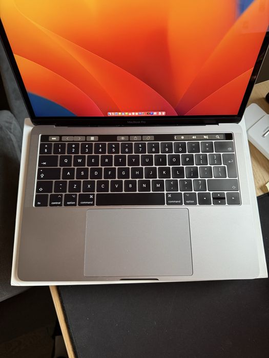 MacBook Pro 13” (2017) с Touch Bar