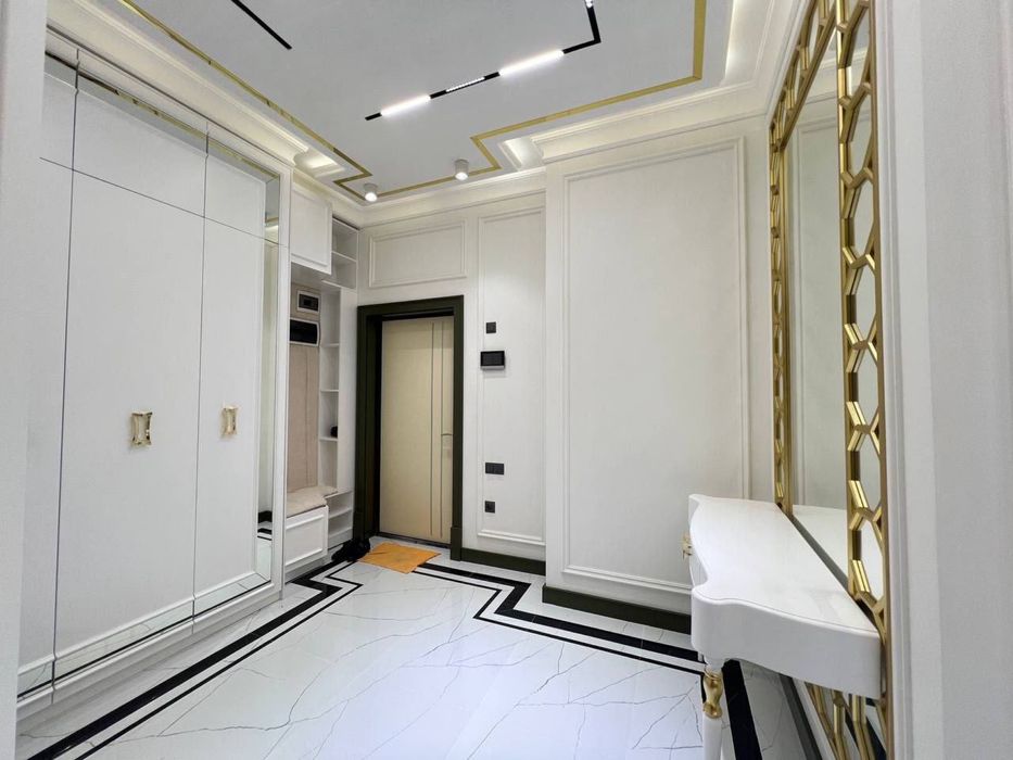 Евро кв Продаётся квартира  ЖК Skyline 3/8/14 75квадрат