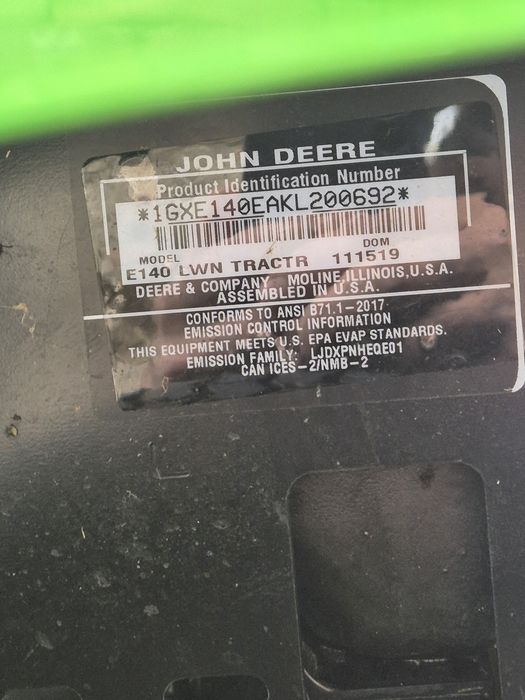 John Deere E140 22 CP Tractoras de tuns iarba gazon Import USA