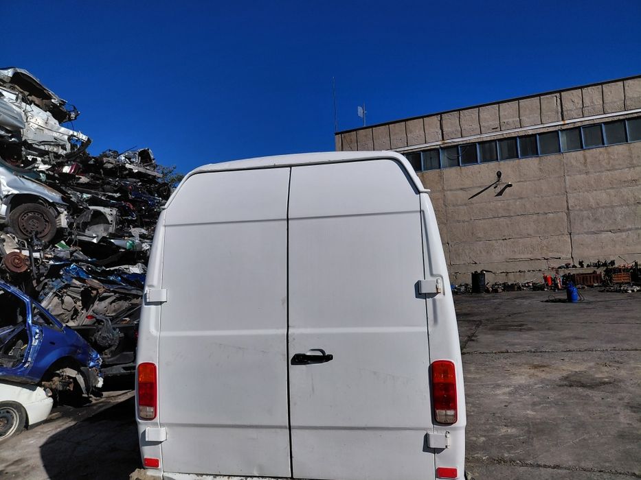 Бус Мерцедес 310Д на части