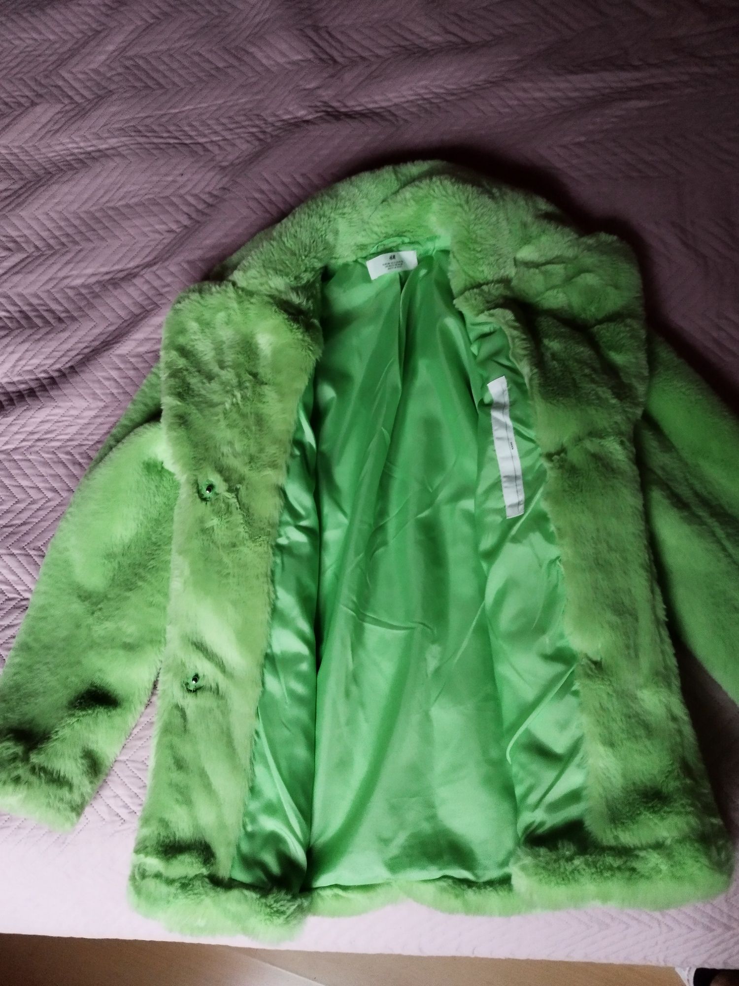 Детско мъхесто палто на H&M