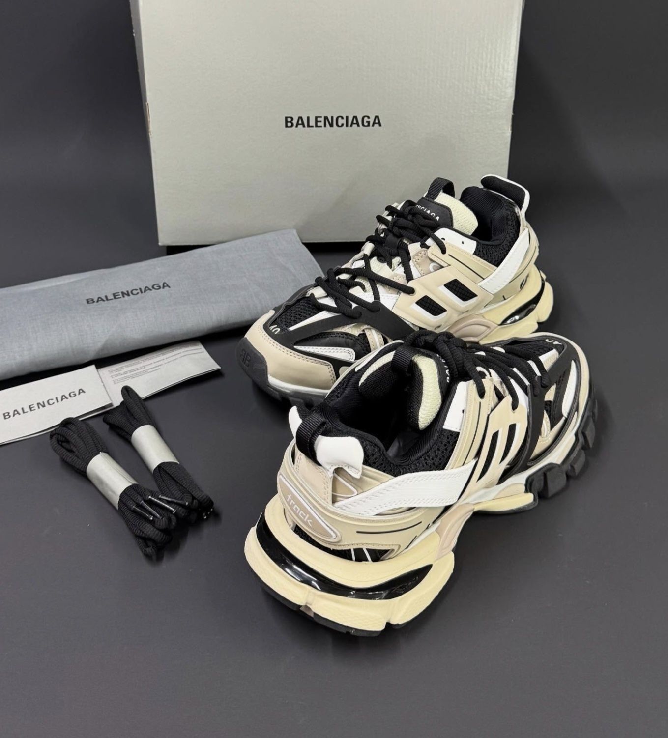 Дамски Balenciaga truck