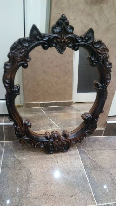 Огледала с красиви барокови рамки