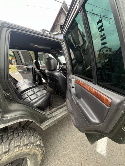 Vand schimb jeep grand cheroke  2.5 disel (inscris )!