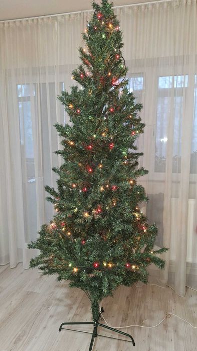 2 brazi artificiali 1,8m si 2,2m + 2 ghirlande brad 2m fiecare