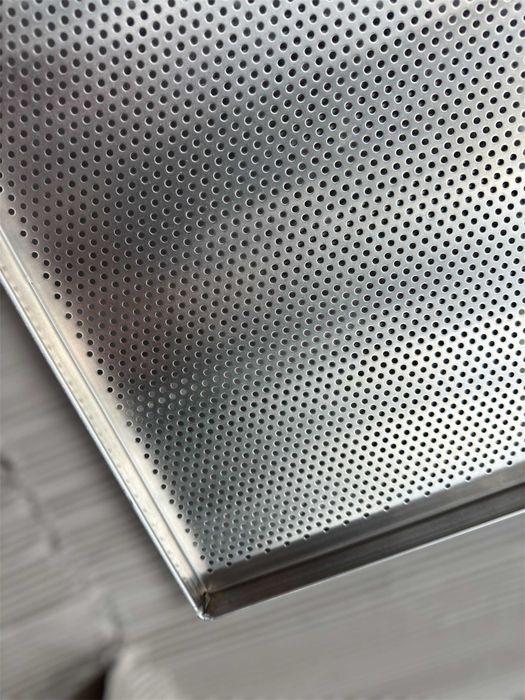 Tavi patiserie 60x80 cm si 60x60 cm perforate si pline
