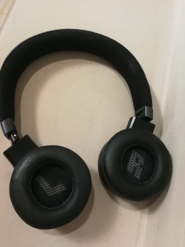 Слушалки JBL - Live 400 BT, черни bluetooth НОВО