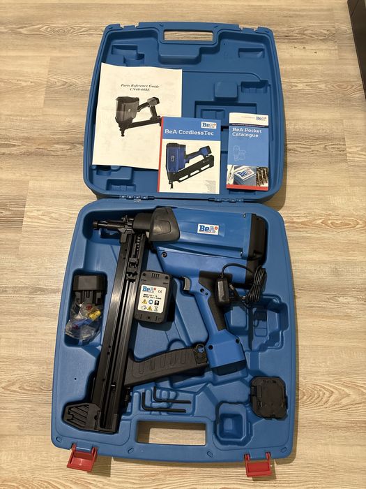 Гвоздезабивной пистолет (нейлер)