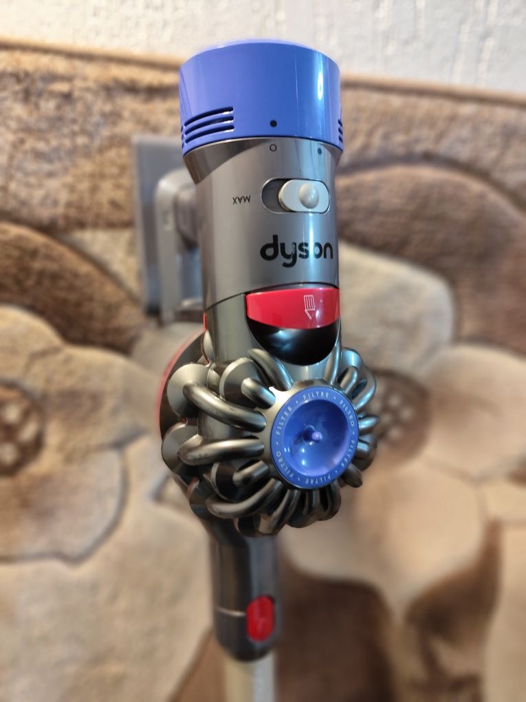 Безжична прахосмукачка Dyson