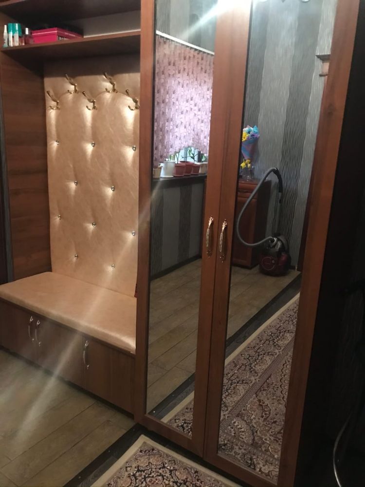 Прихожая бу в хорошем состоянии