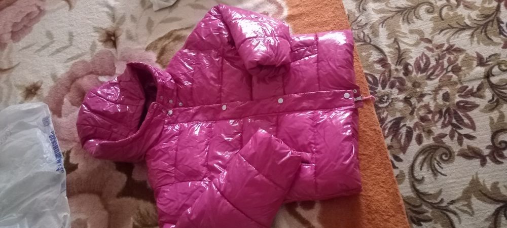 Новая зимняя  куртка-пуховик для девочек