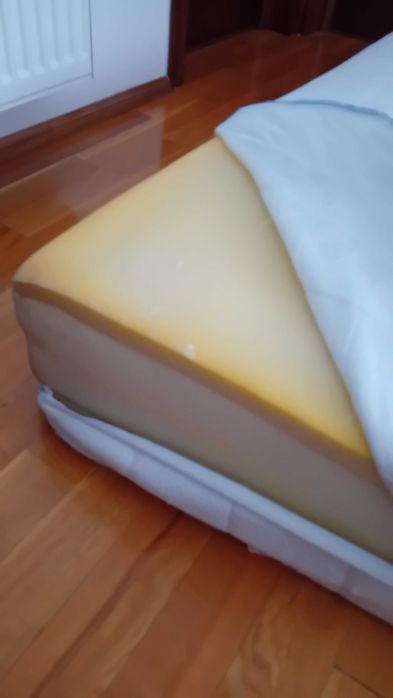 Saltea 160 x 200 cm stare foarte buna