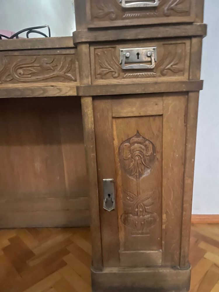 Антикварный комплект ручной работы шкаф и комод 19 века