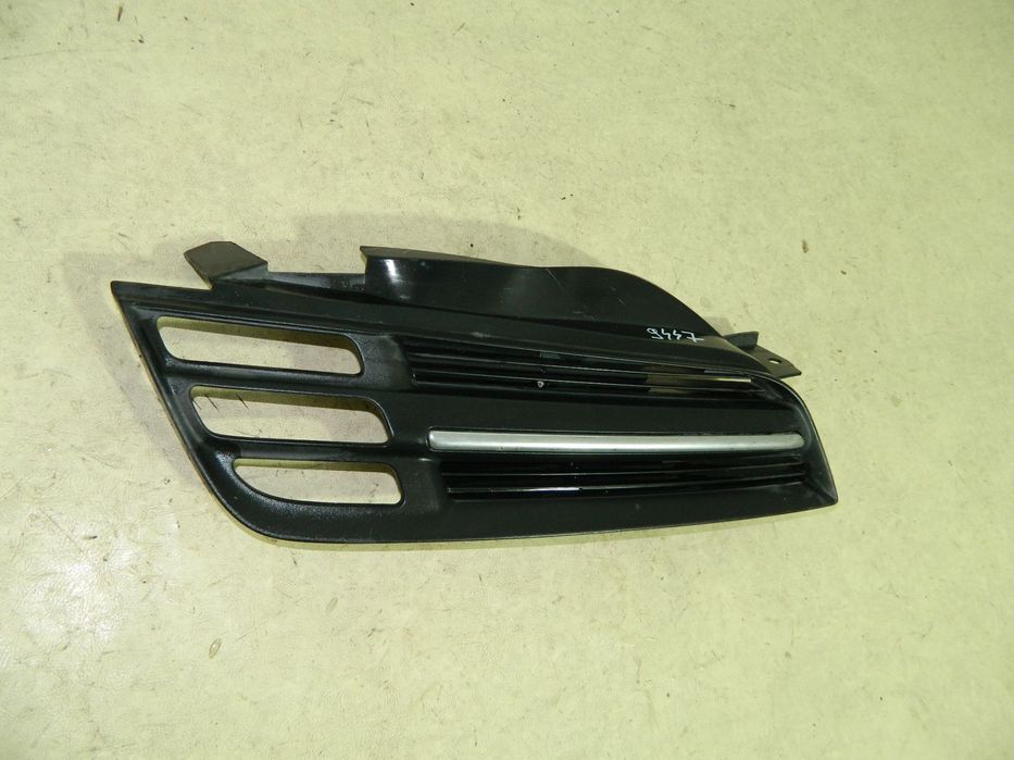 Grila radiator partea dreapta, Nissan Micra, 2003, 2004, 2005, 2006,, 62320-AX600