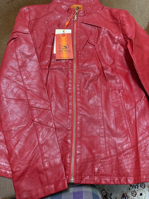 Кожанные женские куртки