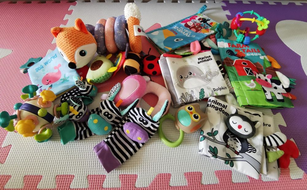 Jucarii bebelusi senzoriale si interactive