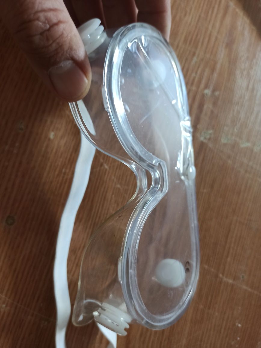 Ochelari plastic transparenti constructii amenajari