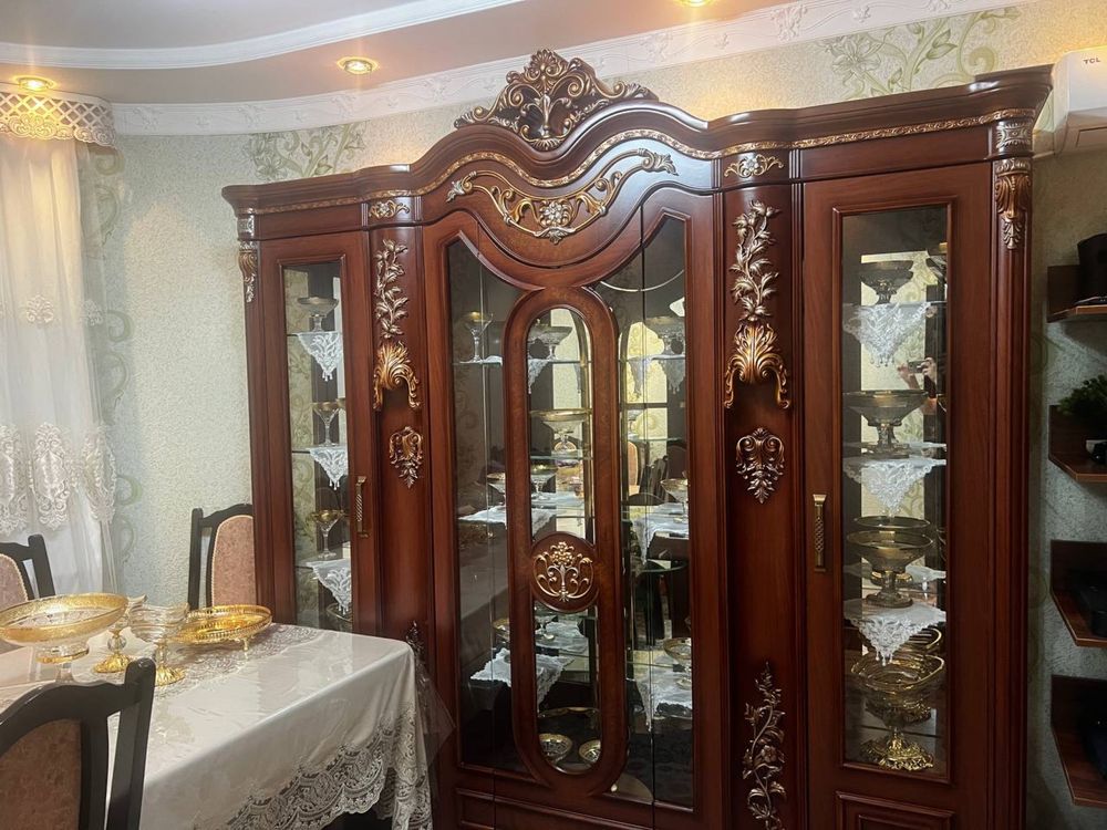 Xitoy mebel, gorka, komod va stol stul hammasi 1000$