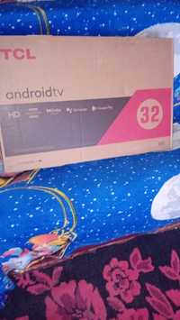 Vand smart tv android sau schimb cu boxe active.