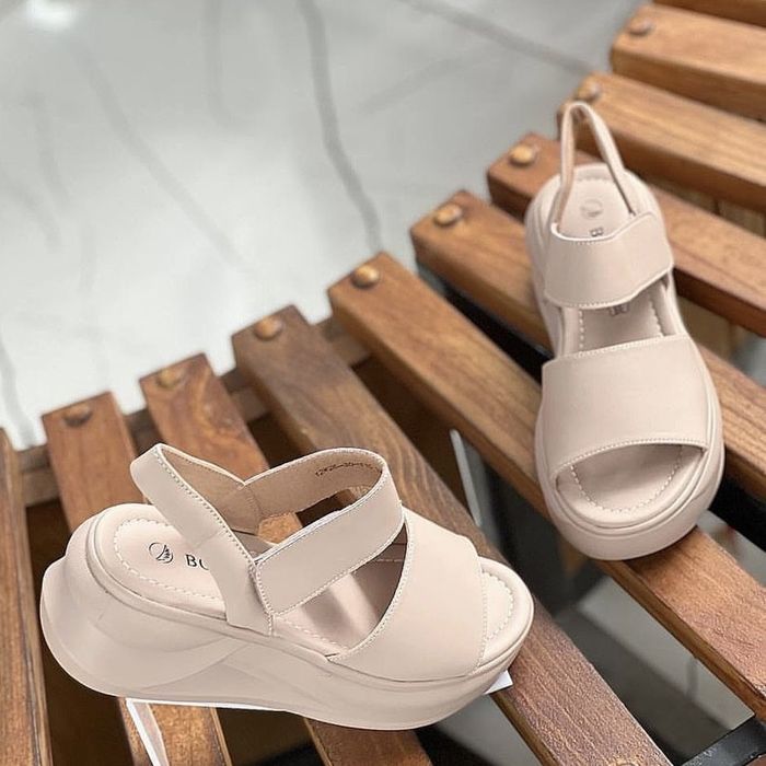 Продам летние босоножки