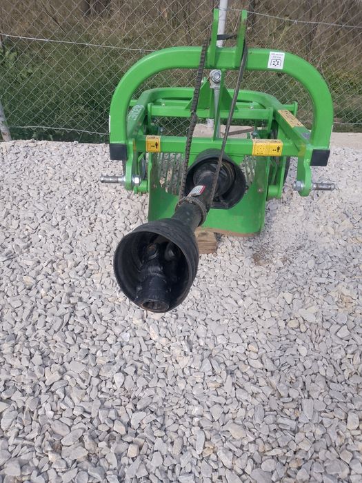 Utilaj de scos cartofi pe un rând