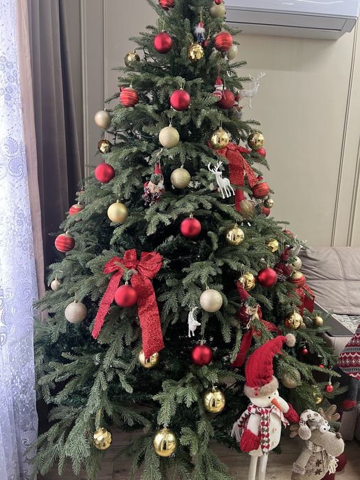 Продается ёлка с игрушками, 2,4 м