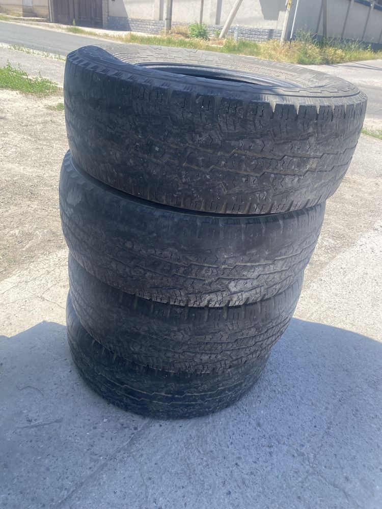 265/70R16 nokian