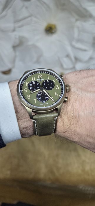 Ceas cronograf TISSOT cu o curea de piele, Auriu, VERDE INCHIS