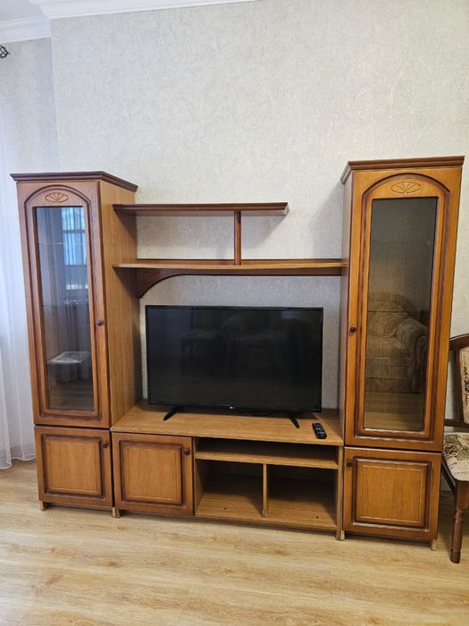 Продается гостиная за 10000 тенге отдаю.