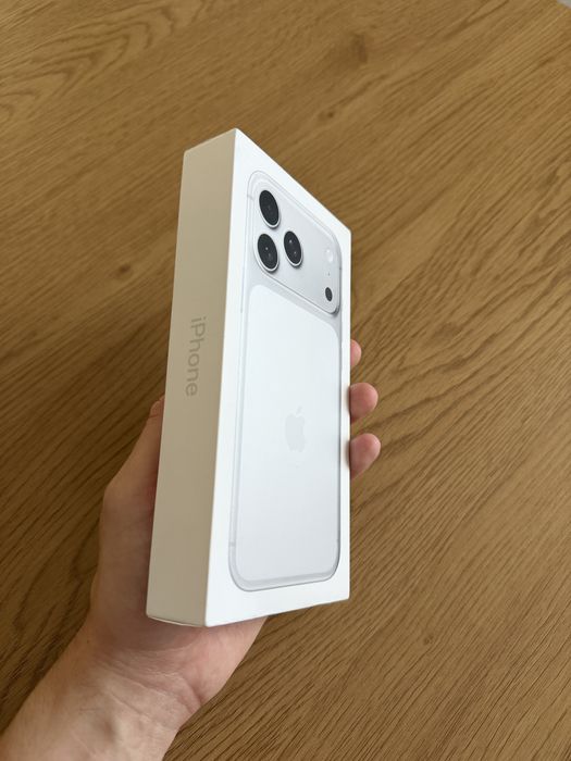 iPhone 17 Pro Max 256GB Silver