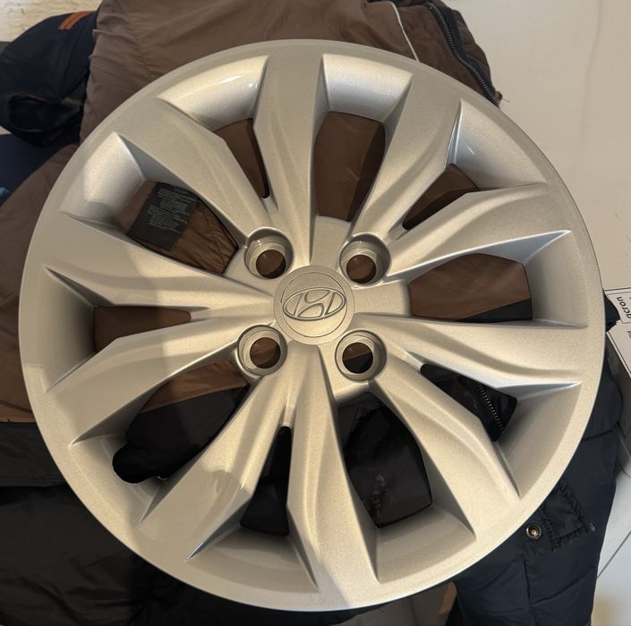 Комплект колпаков Hyundai R15 новые