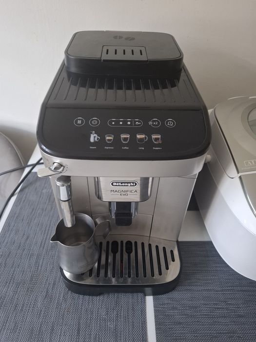 Aparat de cafea DeLonghi MAgnifica Evo / Cadou Multicooker Tefal Nou.