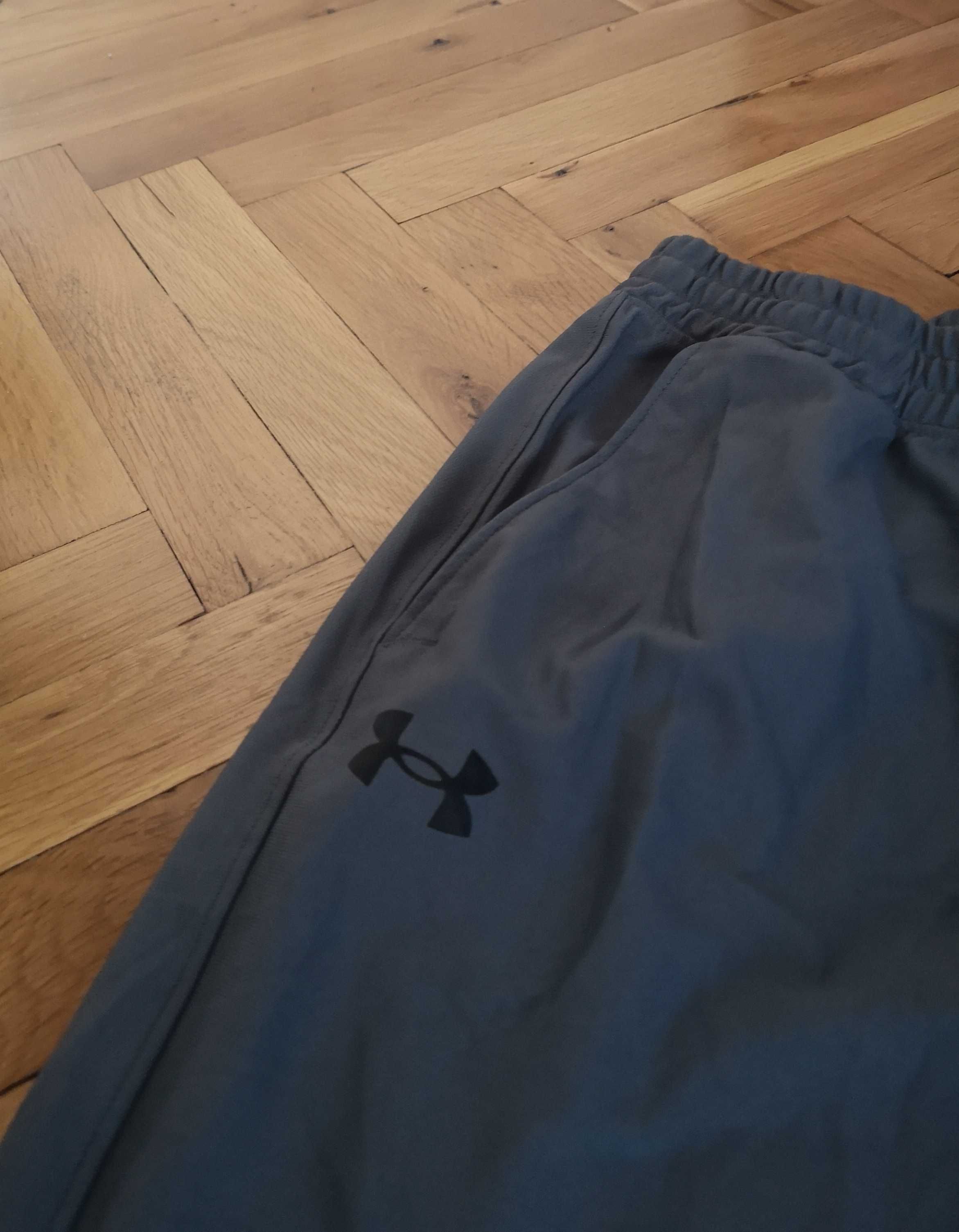 Оригинално мъжко долнище Under Armour размер М