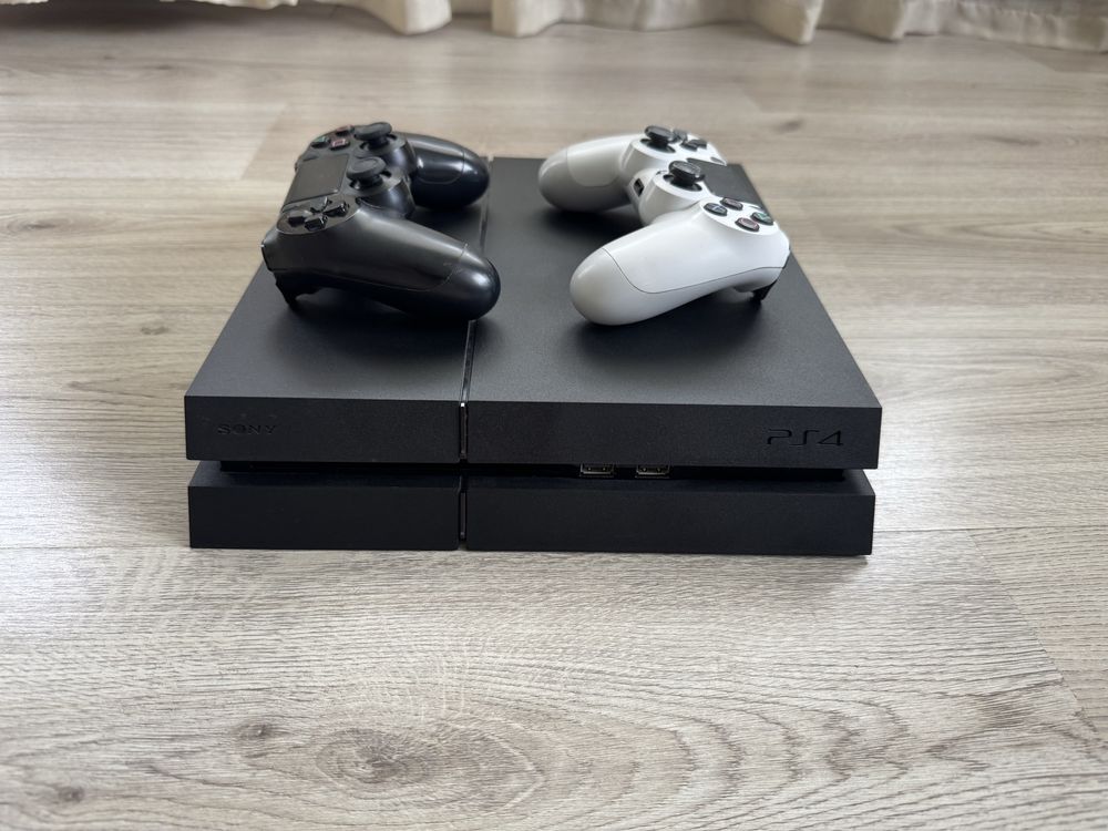 Продавам Playstation 4