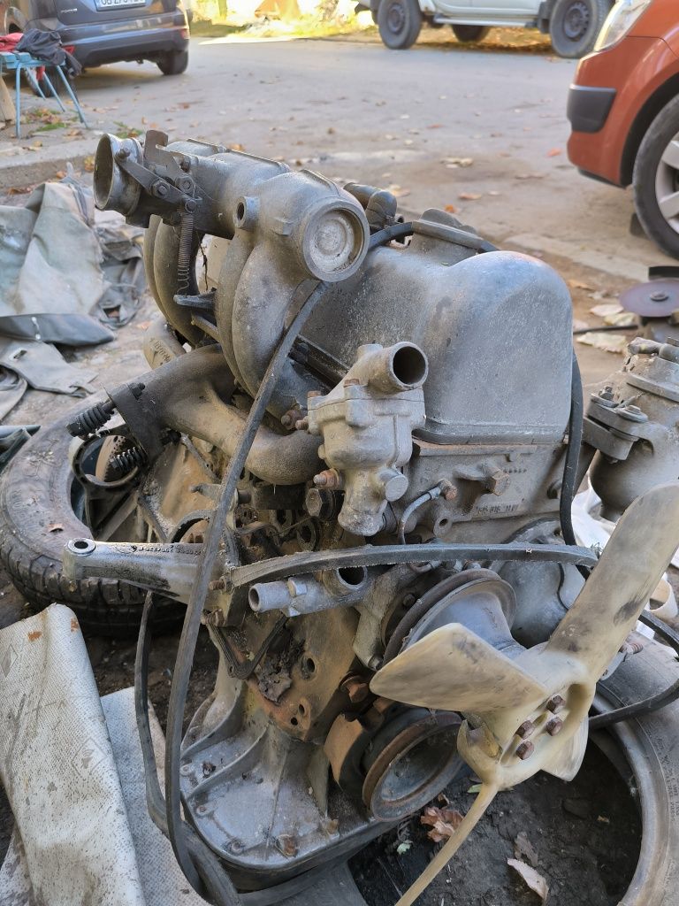 Двигател Mercedes 123