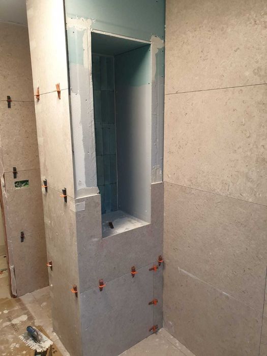 Gresie • Faianță • Amenajări interioare Montaj mobilă • Parchet