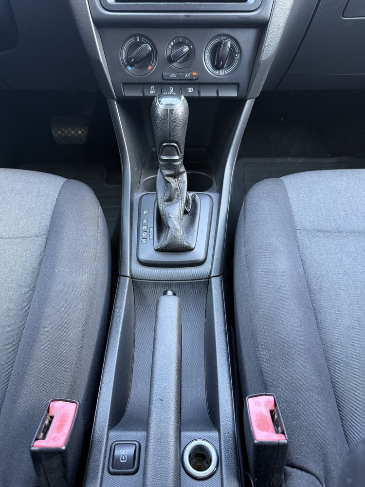 Skoda Rapid //1.6 diesel // 200.000 km //automata