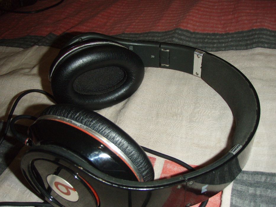 Casti cu fir Beats Studio 1 + husa de transport
