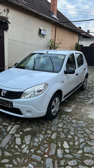 Vând Dacia Sandero 2011
